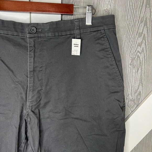 E1.01 Chap's Men's Flat Front Stretch Twill Short 38 waist - Picture 5 of 7